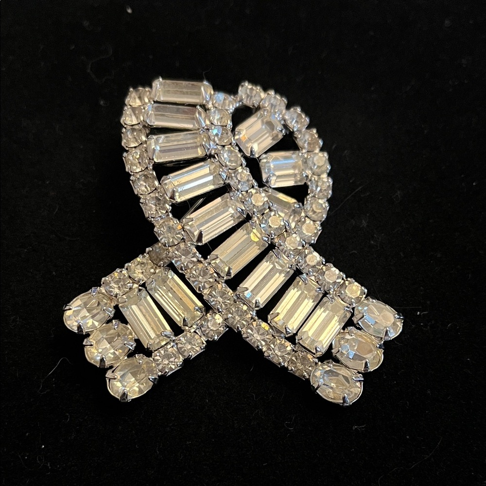 Elegant Silver Crystal Ribbon wear it pride as a cancer survivor